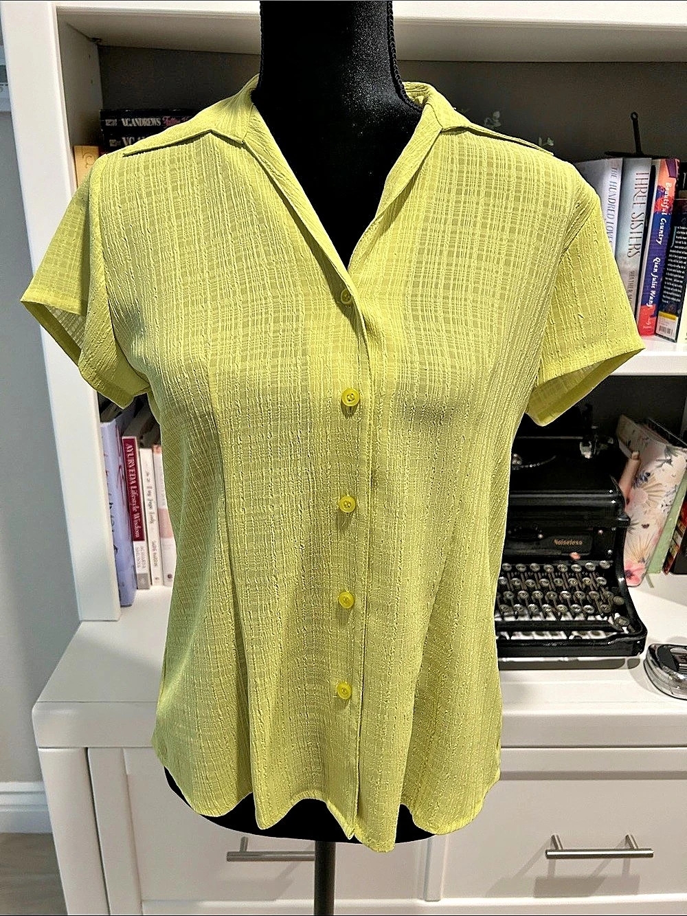 Vintage Joanna Women's Yellow Button Front Blouse Like New
